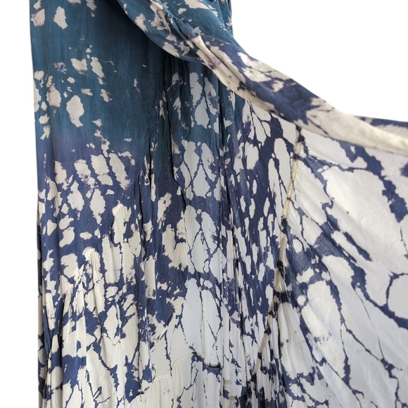 Surf Gypsy Blue & Cream Print Ruffled Rayon Wrap Skirt/Cover Up, size Large - Picture 4 of 8